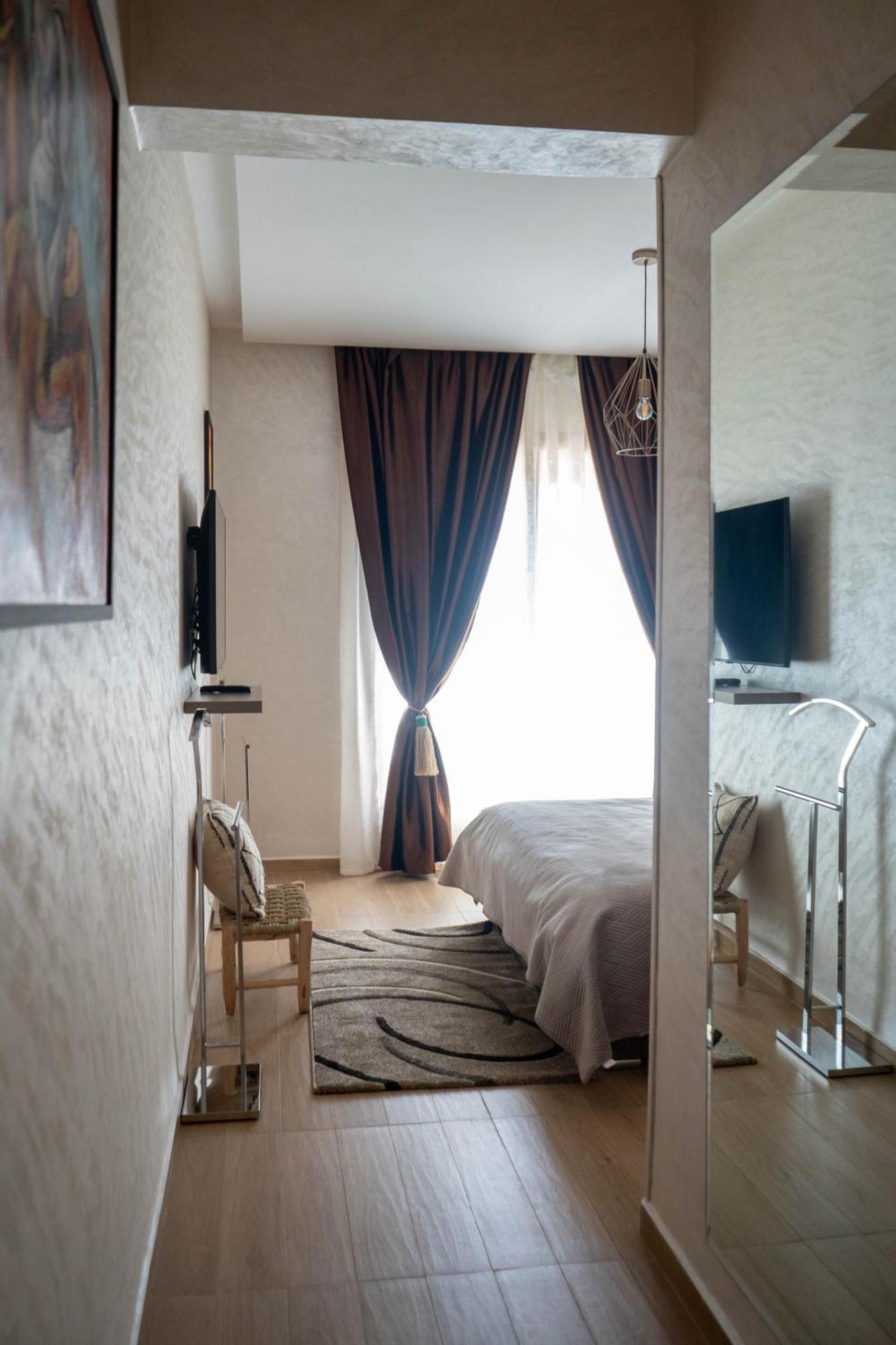 Magnifique Appartement Moderne De 2 Chambres Avec Piscine A 10 Min Du Centre De Marrakech Marraquexe Exterior foto