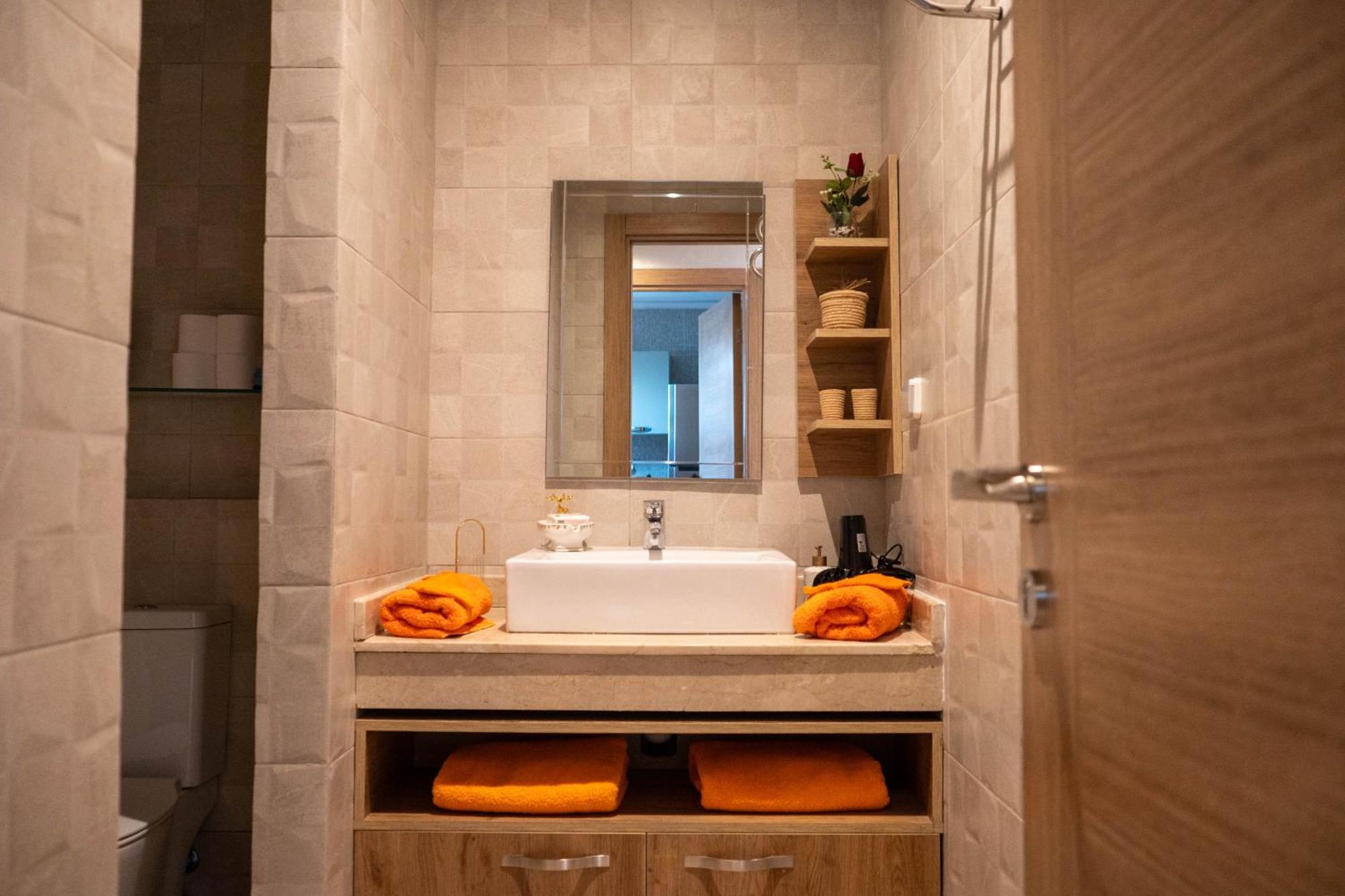Magnifique Appartement Moderne De 2 Chambres Avec Piscine A 10 Min Du Centre De Marrakech Marraquexe Exterior foto